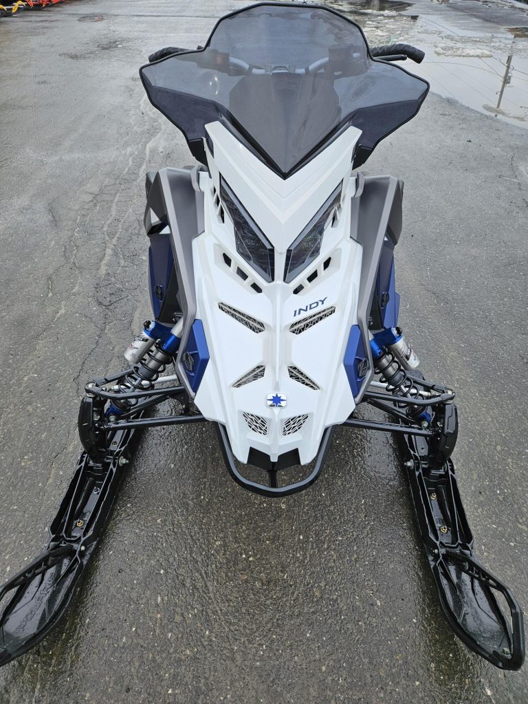 2022 Polaris INDY VR1 137 850 Used MATTE NAVY - SILVER - WHITE LIGHTING UPOVR1TYL850-822001