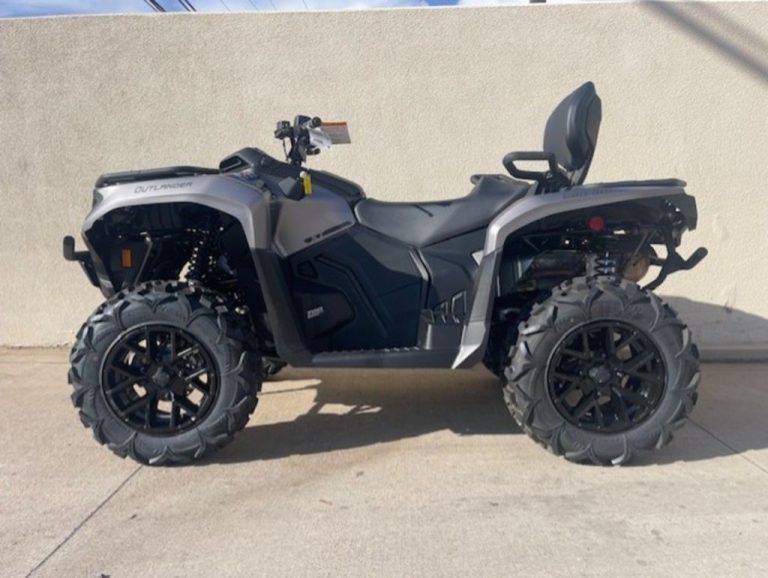 2025 Can-Am Outlander MAX XT 700 New PLATINUM CAOUTLMAXXT7001791