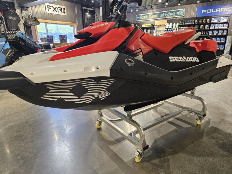 2025 Sea-Doo SPARK TRIXX 3 UP IBR New WHITE/RED SDSPARKTRIXX90-3UP-08L425