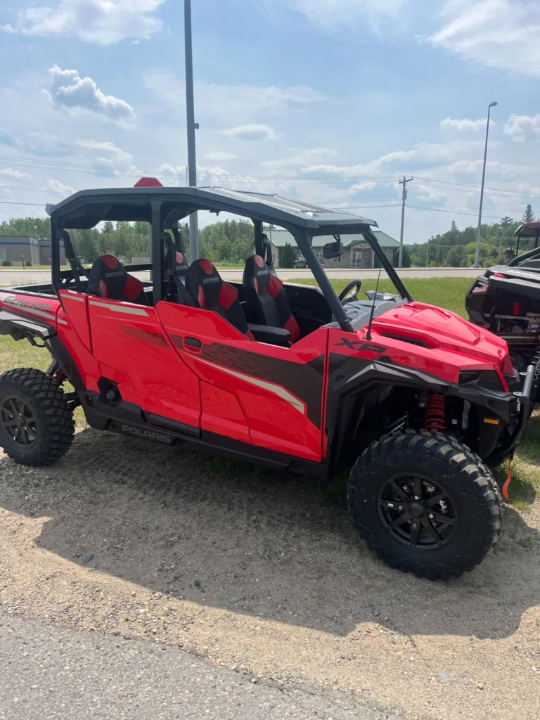 2025 Polaris GENERAL XP 4 1000 Ultimate New Indy Red POGEN1000XP4ULT-6732