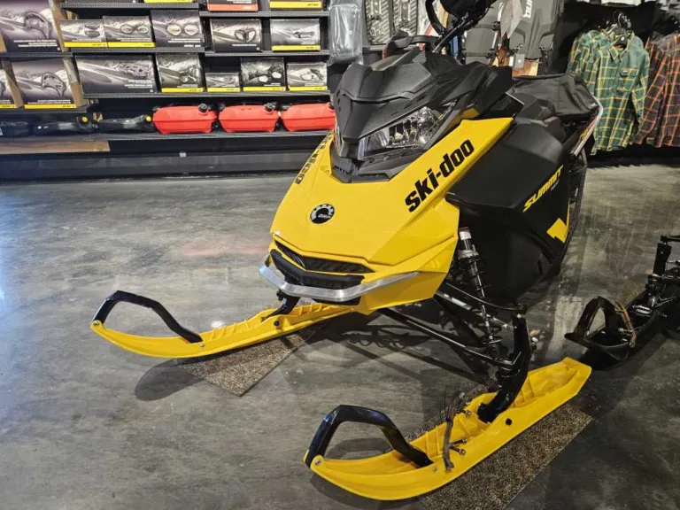 2024 SKI-DOO 0 SNOWMOBILE Fort Kent ME SKSUMNEOP600-RV000804 2